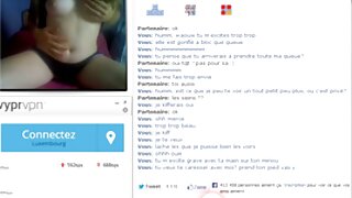 Noor sukkades blond armastab armastajatega kahekordset läbitungimist.