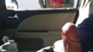Üks kaunis neiu otsustas, et joogatunni asemel on parem end lajatada.